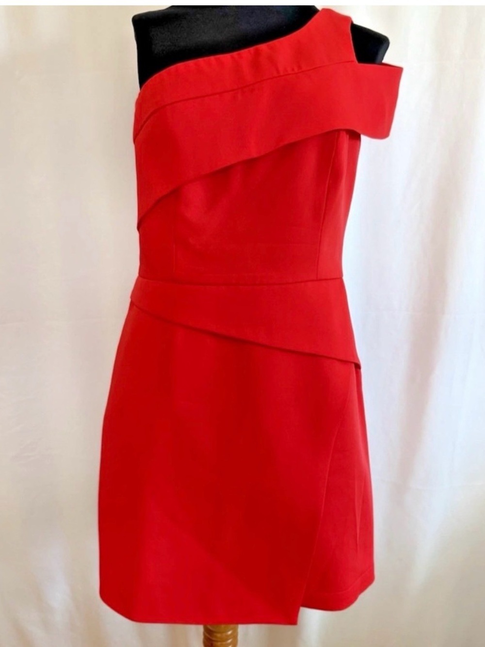 BCBGMaxAzria Red One-Shoulder Asymmetric Layered Dress